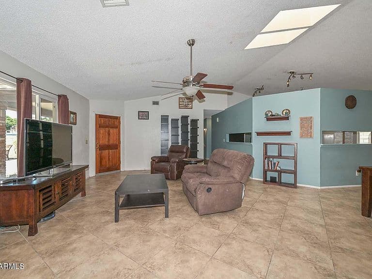 13417 N 53RD Drive photo 2
