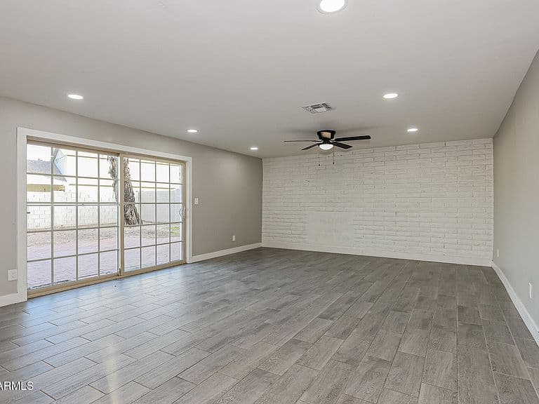 6645 S 40th Way photo 4