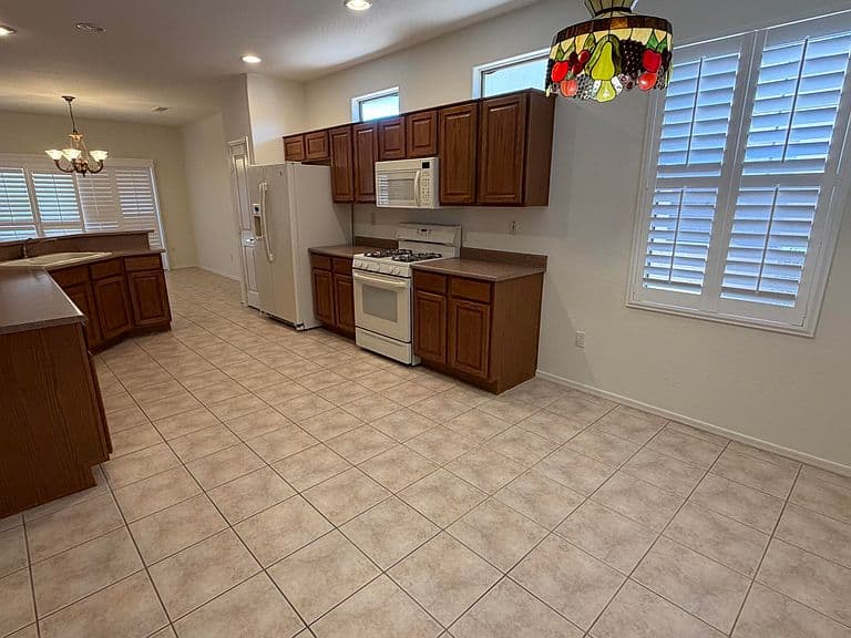 17220 W CORDOVA Court photo 2