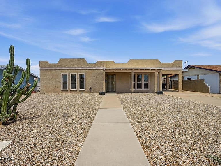 918 E MILLETT Avenue photo 1