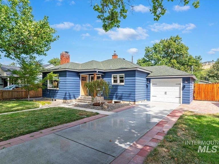 616 N Brookdale Dr photo 3