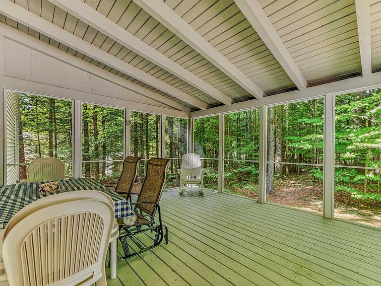 195 Castle Lane photo 3