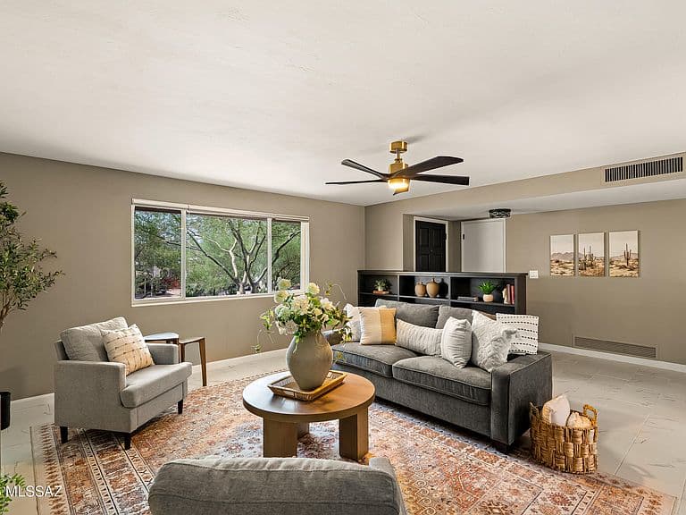 3430 N Calle De Beso photo 4
