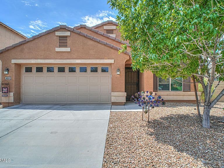 40111 W COLTIN Way photo 2