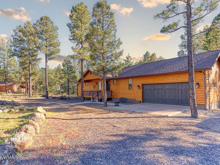 885 Rockcrest Dr photo 2