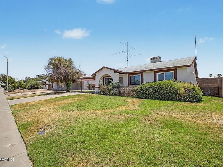 2613 W FREMONT Drive photo 4