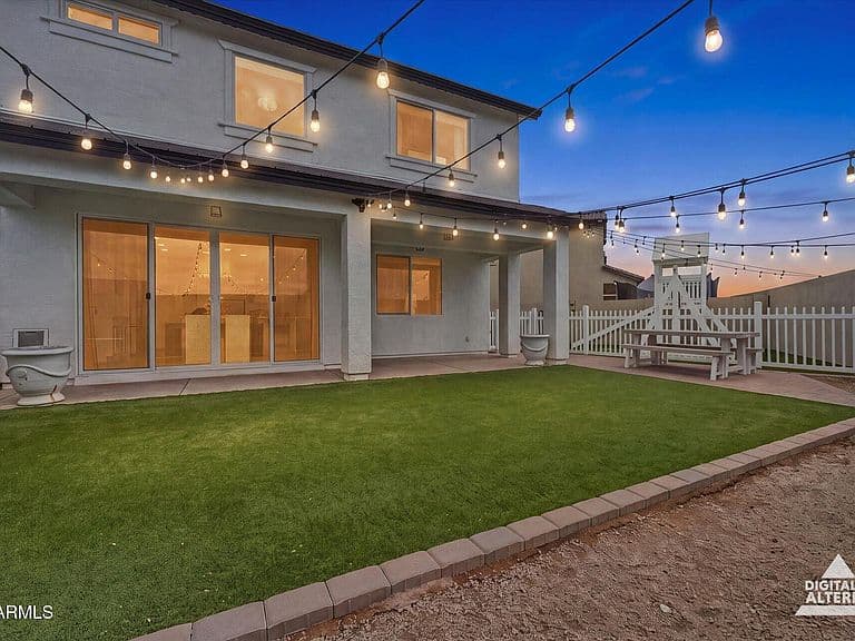 8611 E FOX Street photo 2