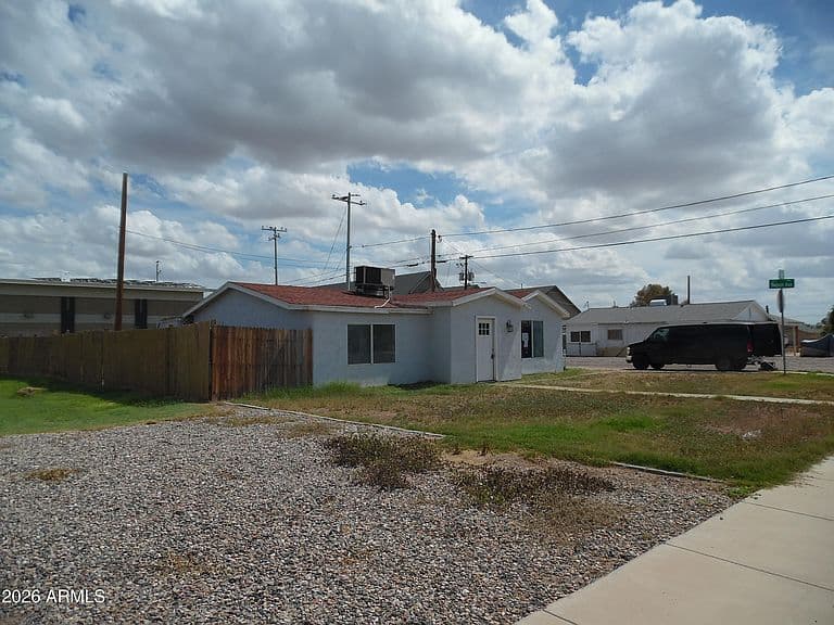 406 N 2ND Street photo 3