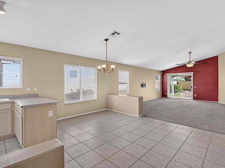 1839 E OAKLAND Street photo 5