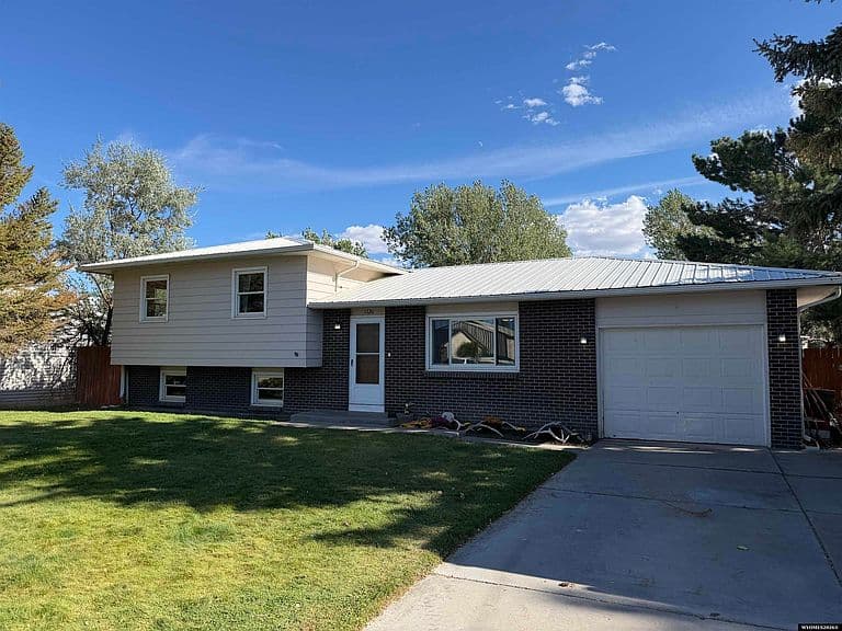 1720 Loch Ness Dr photo 1