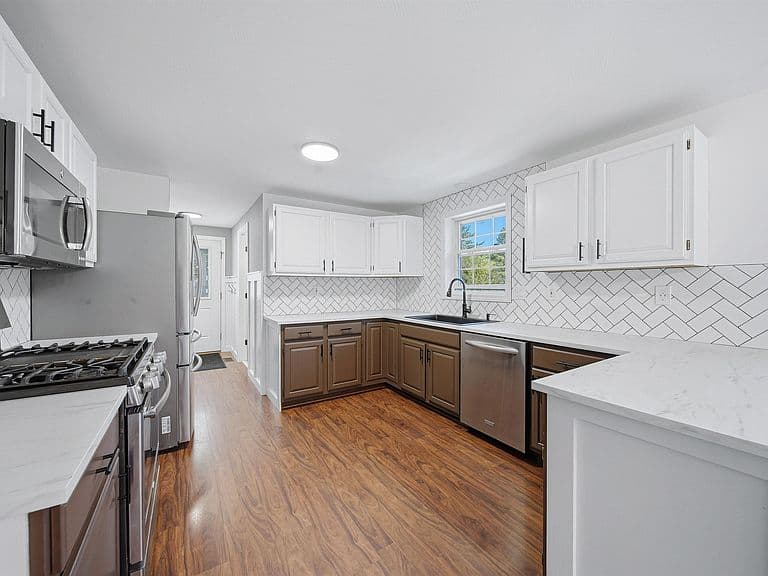71 Jefferson Drive photo 4