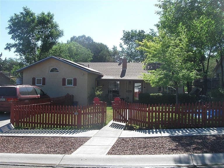 137 S Arizona Ave photo 1