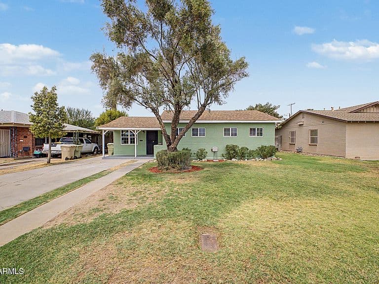 5712 W ORANGEWOOD Avenue photo 1