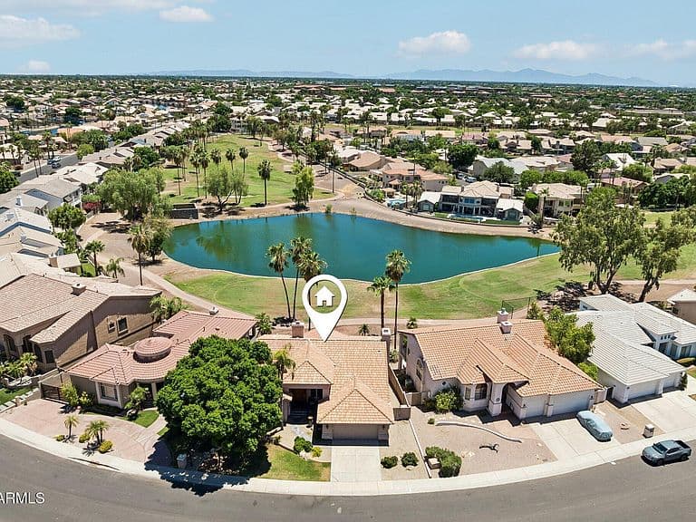 5681 W ABRAHAM Lane photo 1
