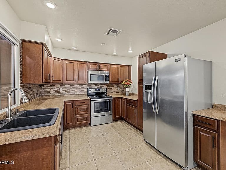 6007 S 42ND Street photo 4