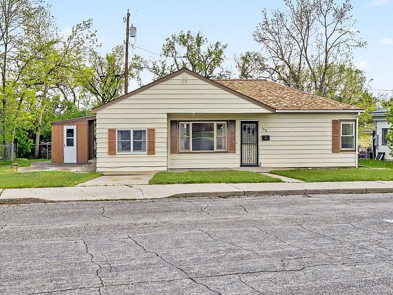 1710 8th Ave photo 1