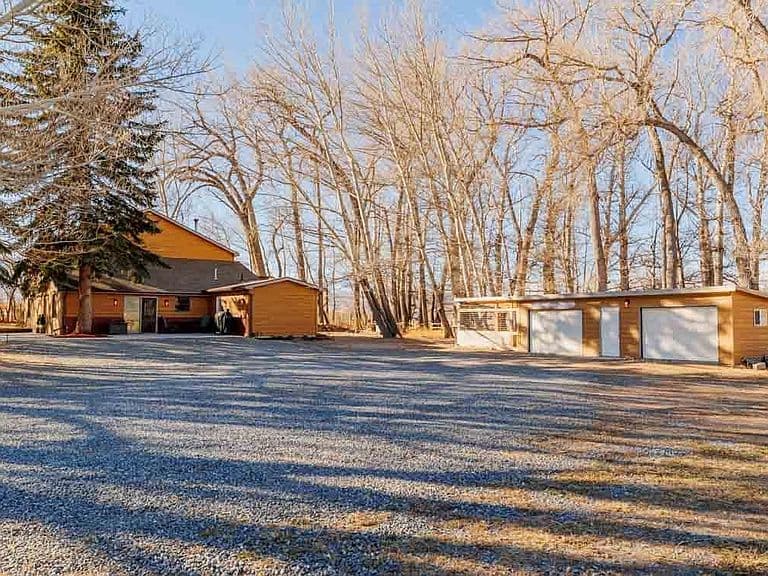 745 Southfork Rd photo 2