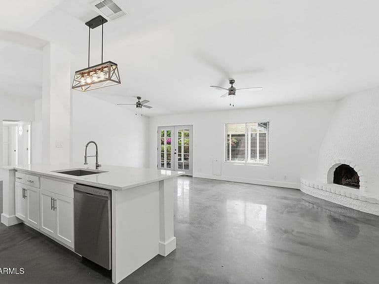 10795 E BECKER Lane photo 5