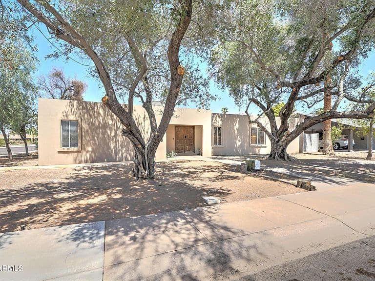 498 W GAIL Drive photo 2