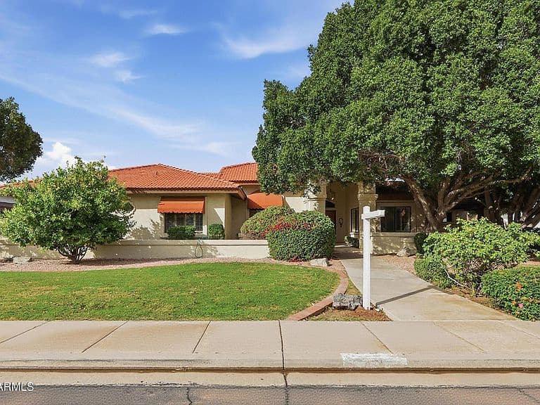 3160 E Enrose St photo 1