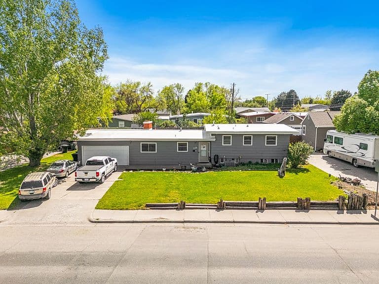 1138 Lewis Ave photo 4