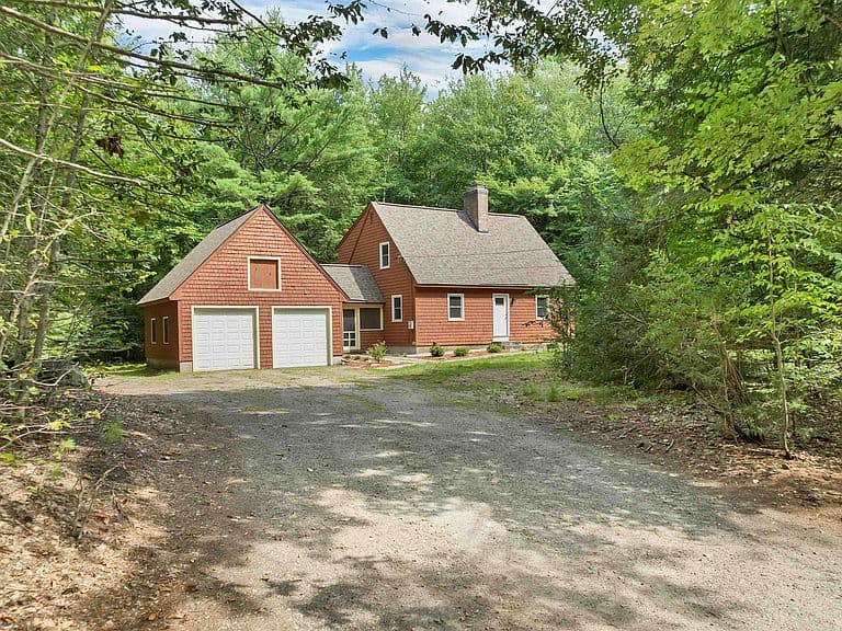 111 Town Farm Road photo 1