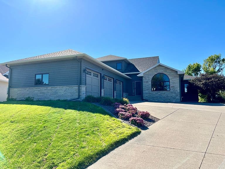 309 Country Dr photo 1
