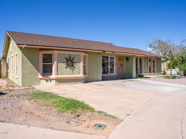 116 E SAGUARO Street photo 1