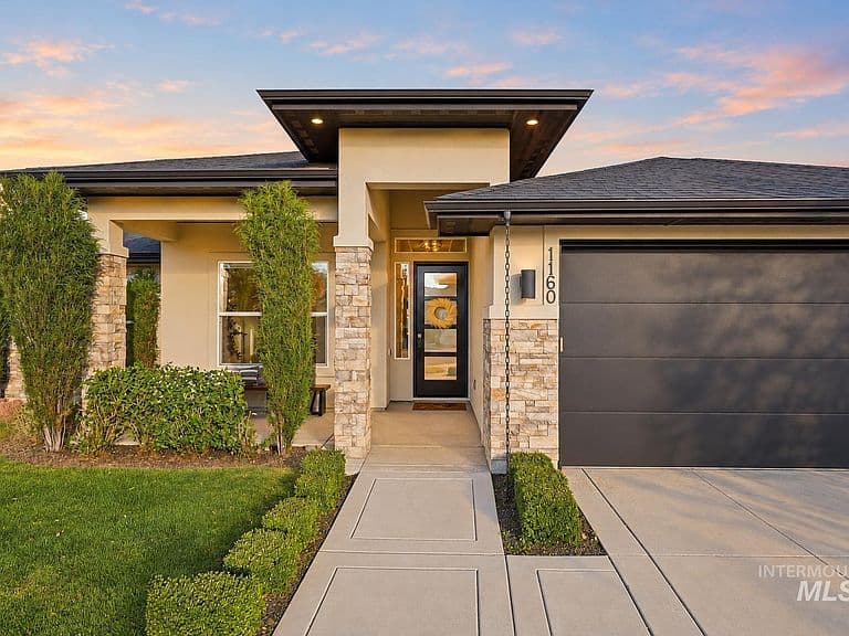 1160 N Seven Golds Pl photo 2