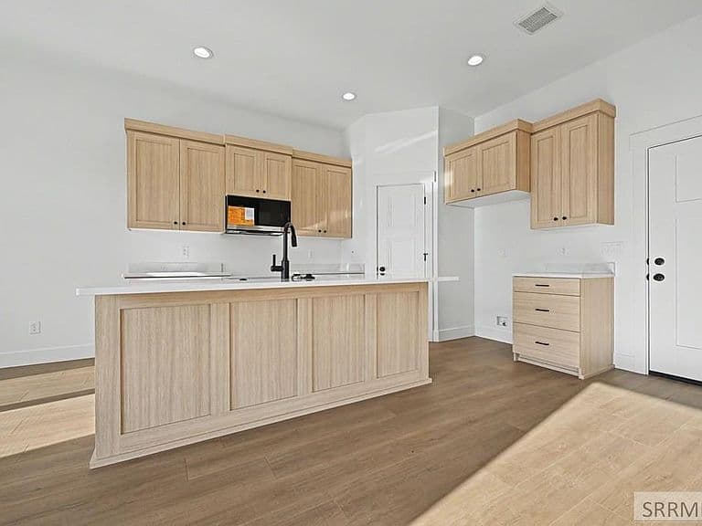 6939 Bronson Dr photo 3