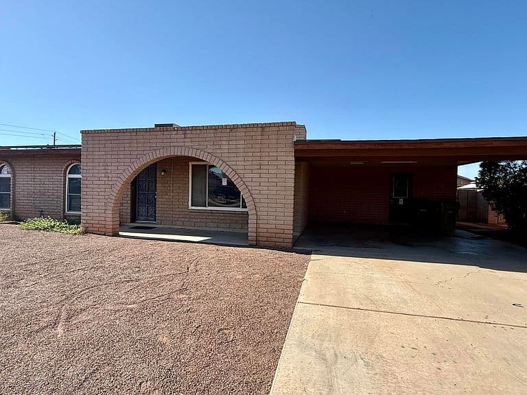 610 E VIA ELENA Street photo 1