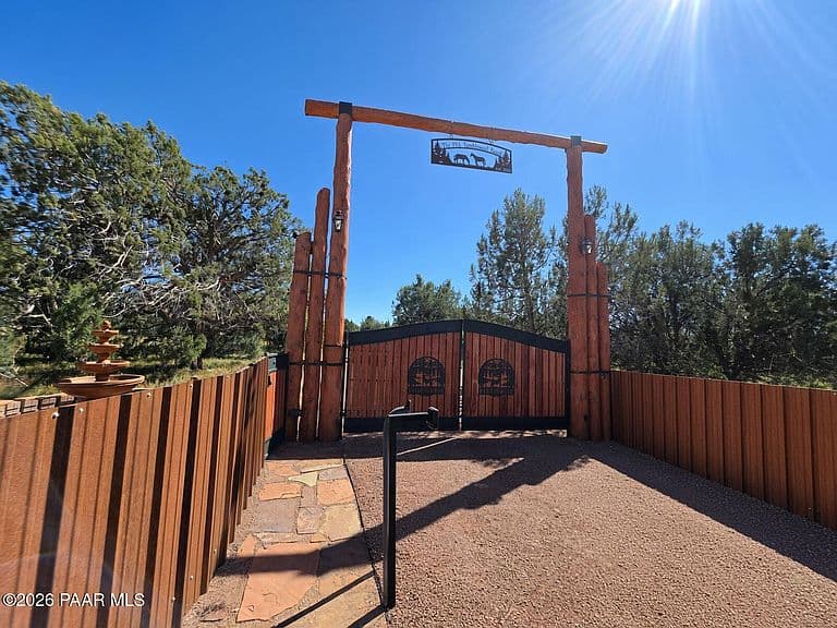 33425 W Cowboy Clint Way photo 1