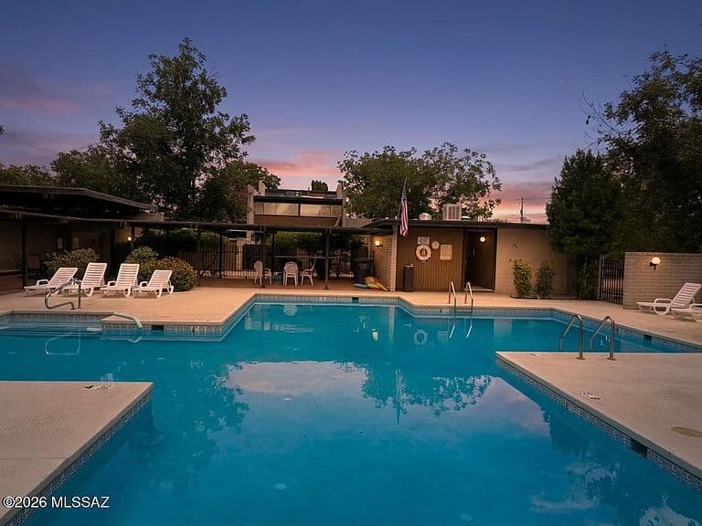 5701 E Glenn St APT 123 photo 4