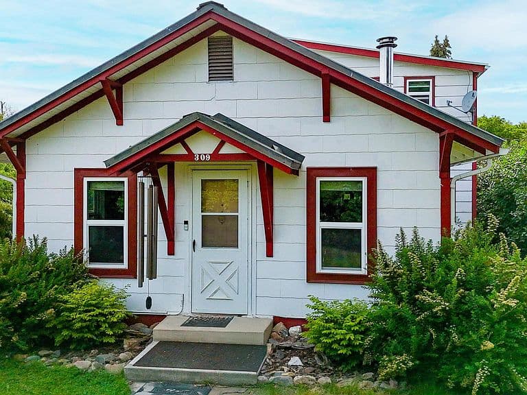 309 2nd Ave photo 1