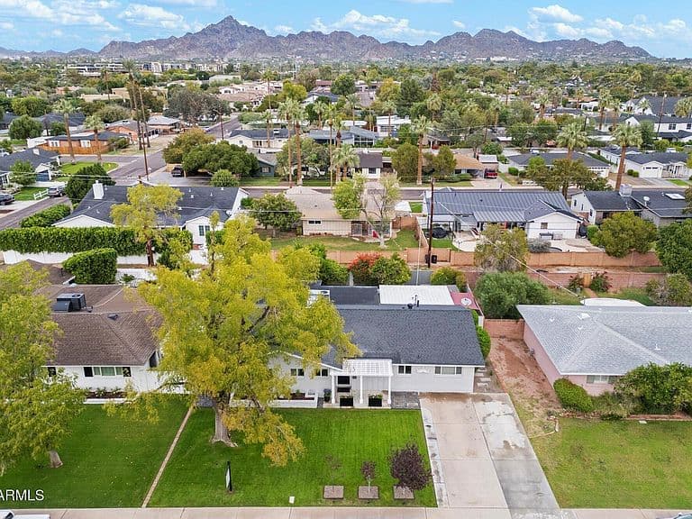 3328 E TURNEY Avenue photo 2