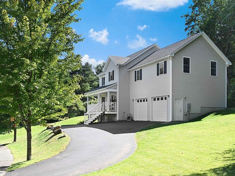 151 Colden Road photo 2