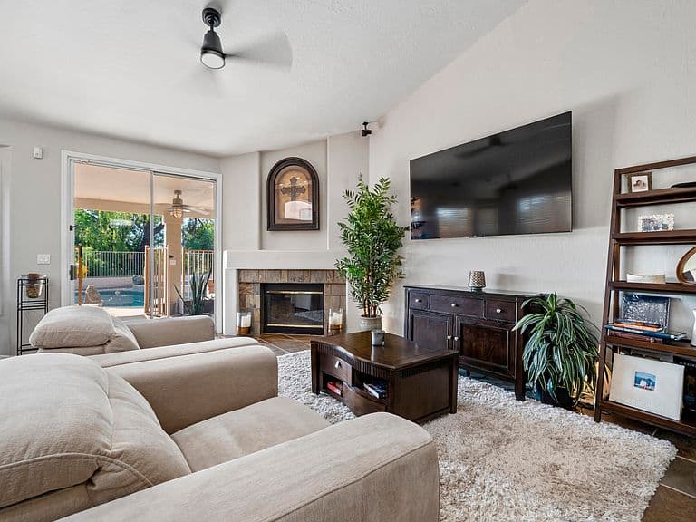 537 W MOUNTAIN VISTA Drive photo 3