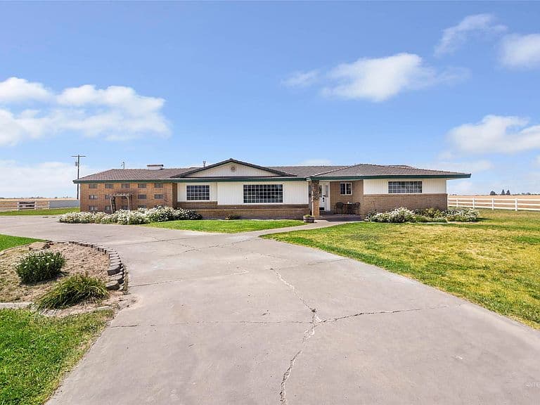 1596 S Highway 27 photo 1