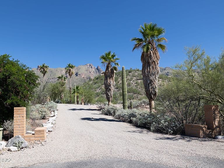 6851 N Quartzite Canyon Pl photo 2