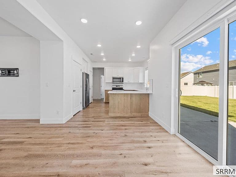 830 S 2315 W photo 3