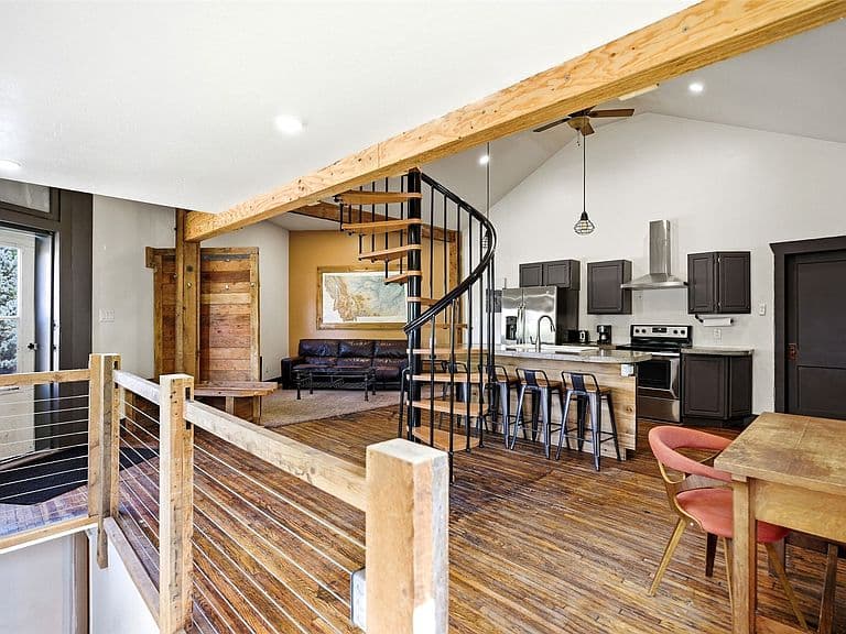 1016 Worden Ave #1/2 photo 3