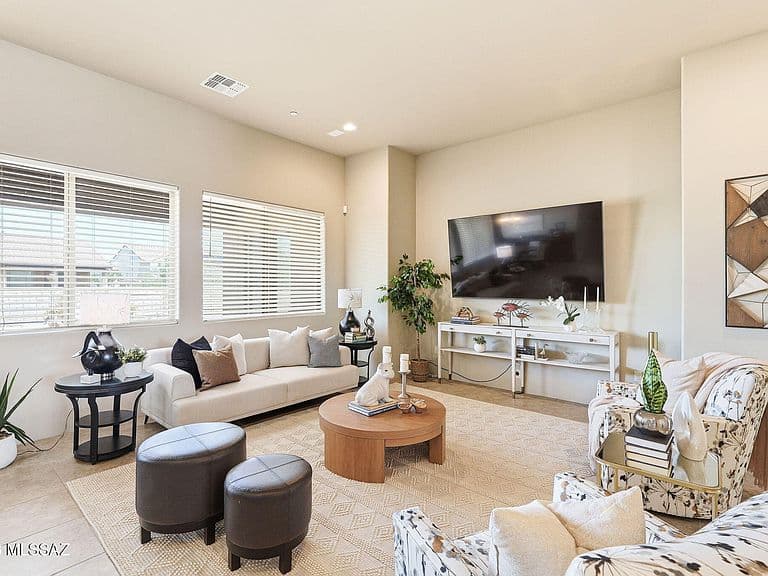 2583 E Reata Ridge Pl photo 3