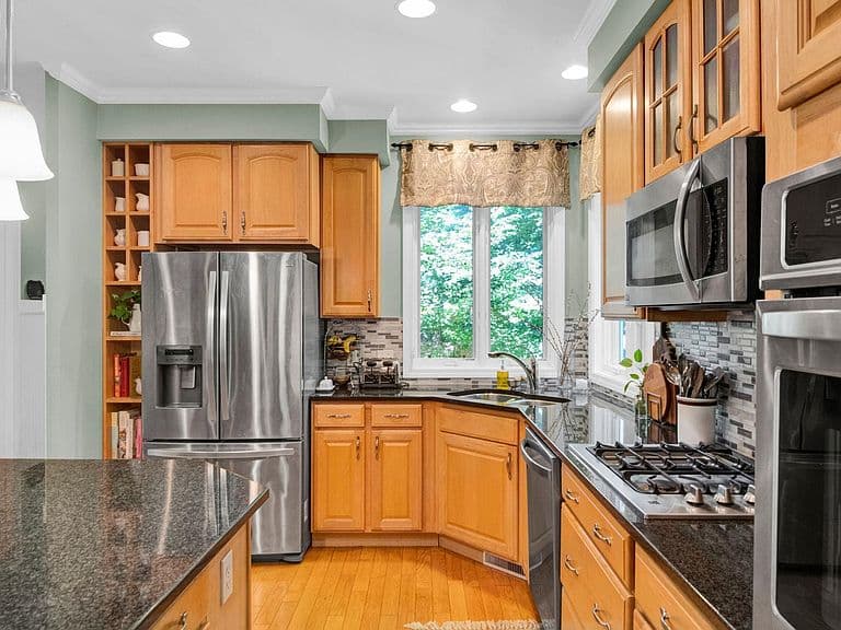 61 Sydney Drive photo 3