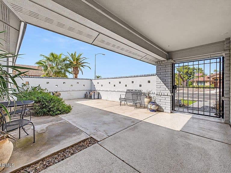 14207 W Summerstar Drive photo 2