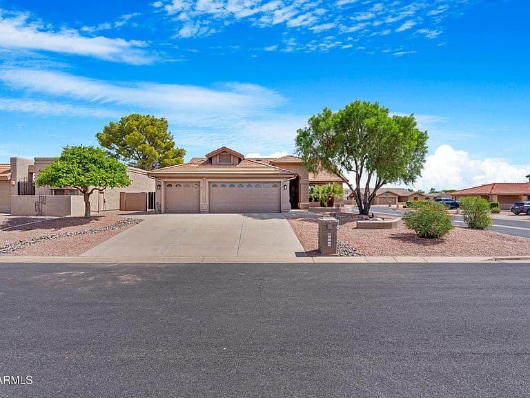 8803 E FAIRWAY Boulevard photo 2