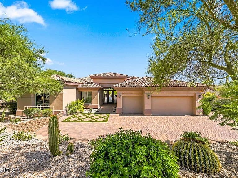 34617 N DESERT RIDGE Drive photo 2