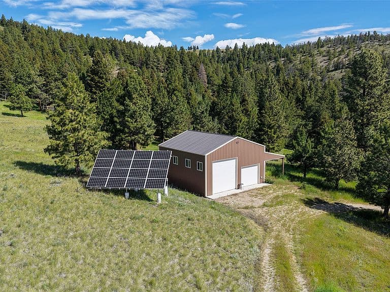 4855 Iron Ridge Loop photo 2