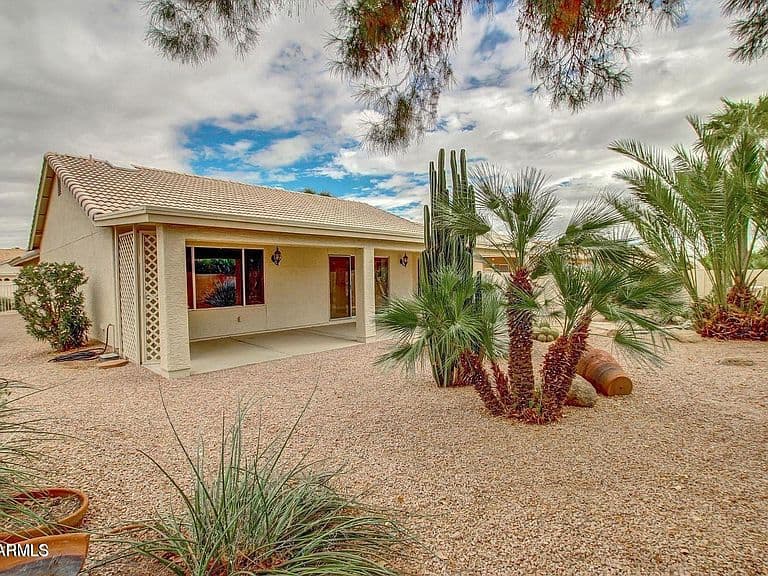 10613 E HALLEY Drive photo 2