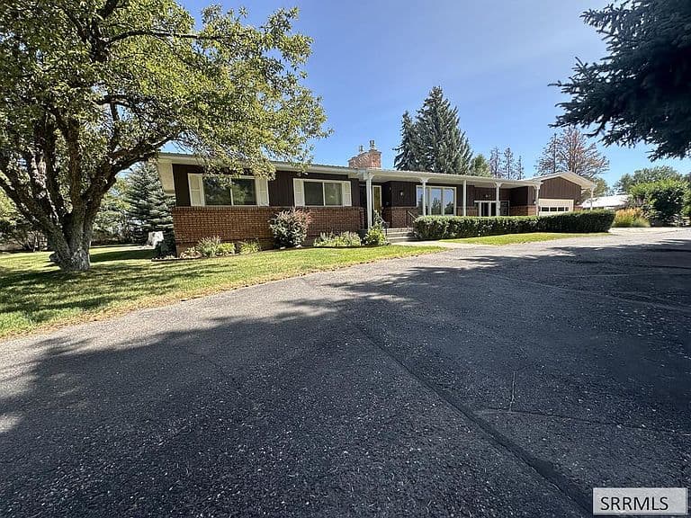 11030 N 45th E photo 1