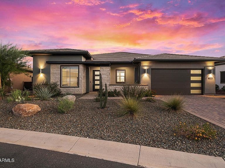 18203 E Paria Canyon Drive photo 2